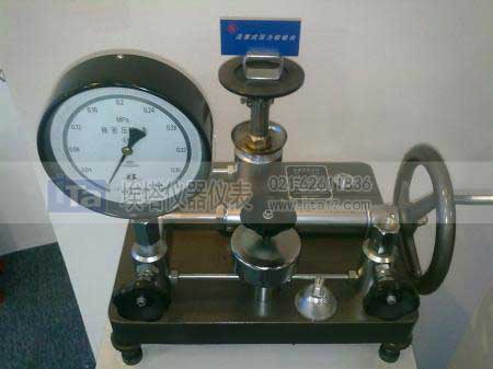 活塞式壓力計